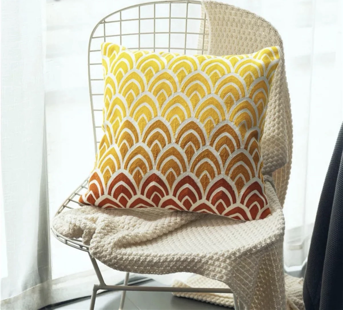 FUNDA DE COJIN BORDADA TESELADO V2 45 x 45 cm
