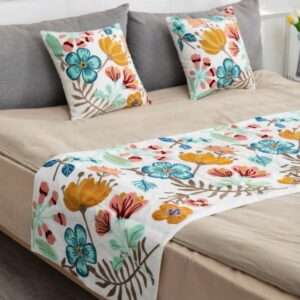 Piecera Bordada Hibiscus 70 x 210 cm + 2 fundas 45 x 45 cm