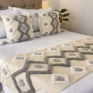 Piecera Boho rombos gris borlas 70 x 210 cm + 2 fundas 45 x 45 cm