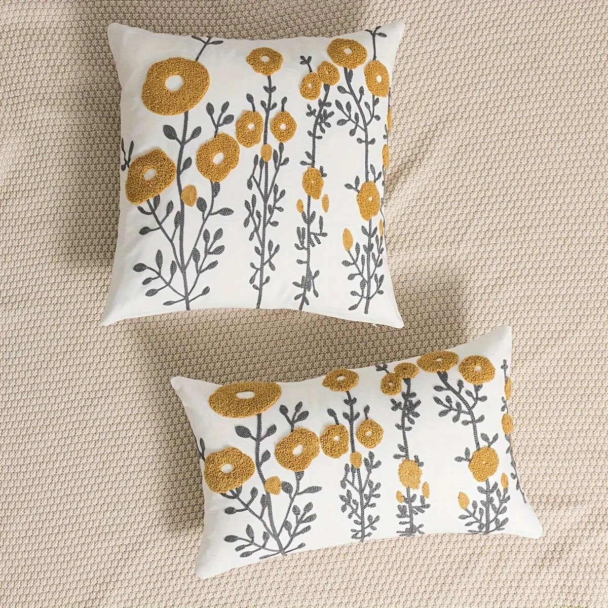 FUNDA DE COJIN BORDADA FLORCITAS MOSTAZA 45x45 cm/30x50 cm