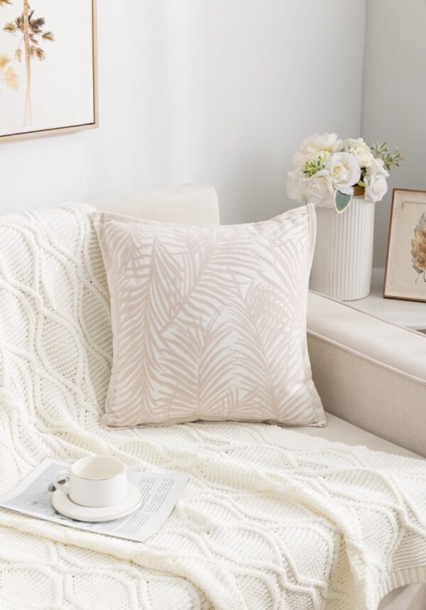 FUNDA DE COJIN HOJITAS BEIGE 45 x 45 cm