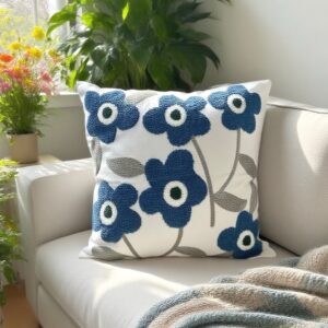 FUNDA DE COJIN BORDADA FLORCITAS AZULES 45 x 45 cm