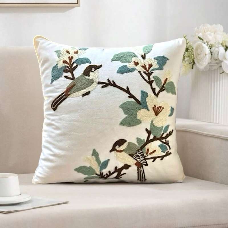 FUNDA DE COJIN BORDADA PAJARITO TURQUESA 45 x 45 cm